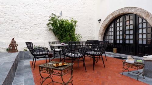 Belvedere Medieval Villa - image 2