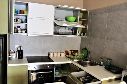 Seaside Apartment - image 5