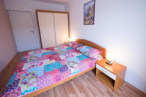 Apartments for families with children Grebastica, Sibenik - 477