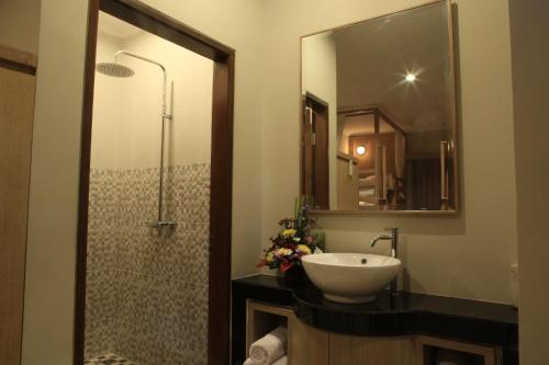 Shower, Poshtel Ubud in Ubud
