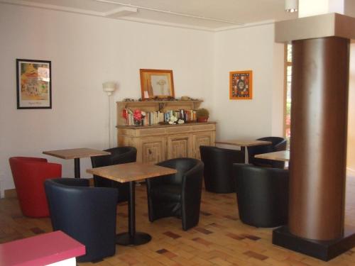 บริการและสิ่งอำนวยความสะดวก, Les Pavillons du Rooy in ซาลี-เดอ-เบอาร์