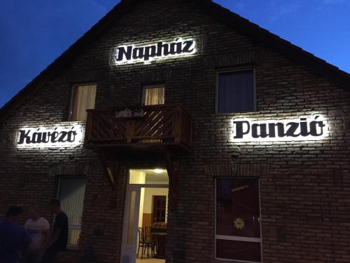 Naphaz Panzio in Tiszafured