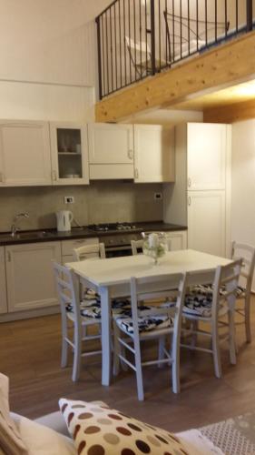 廚房, Agriturismo al Monte in 巴努戴羅曼格那