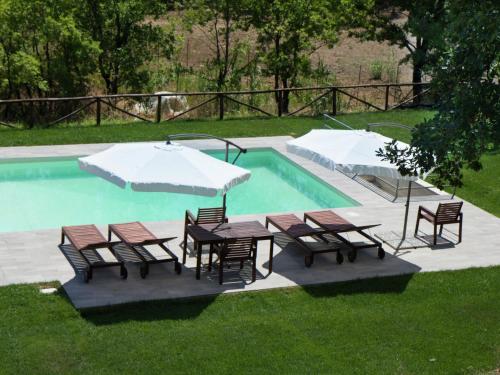 Spacious Holiday Home in Santa Lucia with private Swimming Pool gîte à louer Galdo