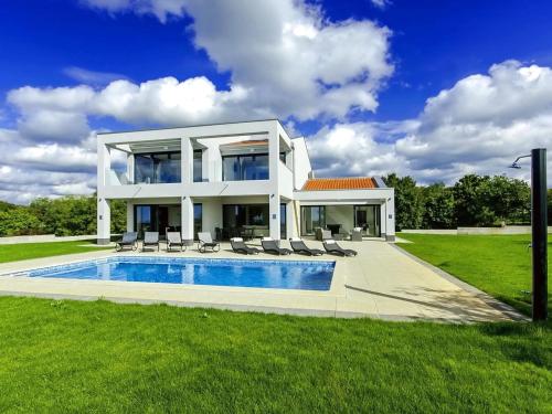  Villa Tia, Ferienwohnung in Tinjan