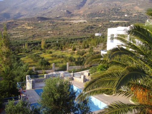 Modish Villa in Lefkogia Crete with Swimming Pool