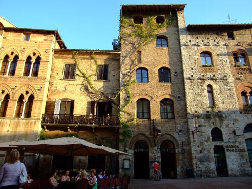 Hotel La Cisterna - image 3
