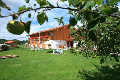 Pension Schweizerhaus Garni in Weyarn, Deutschland
