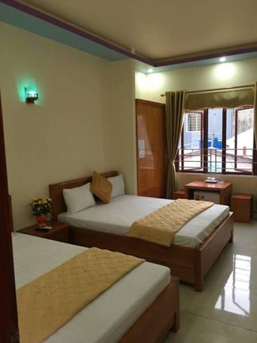 2 double beds
