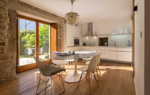 Kitchen, Os Lambrans in Padron