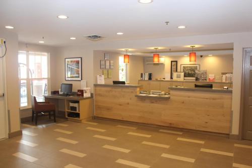 Country Inn & Suites by Radisson Nashville TN - image 4