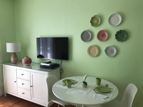 Studio Apartment image 4
