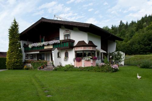  Haus Moosbrugger, Pension in Reutte bei Weissenbach am Lech