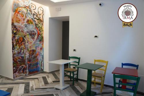 Koplietošanas atpūtas telpa ar TV, Palazzo IrMa - Hotel - B&B Luxury in Vibo Valentia Marina