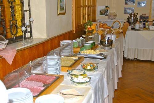Hotel Velden Bacherlwirt – Velden, CA