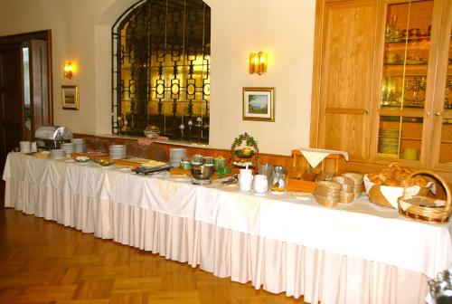 Hotel Velden Bacherlwirt – Velden, CA