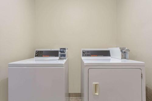 Super 8 by Wyndham Blackfoot - Idaho Falls - main image