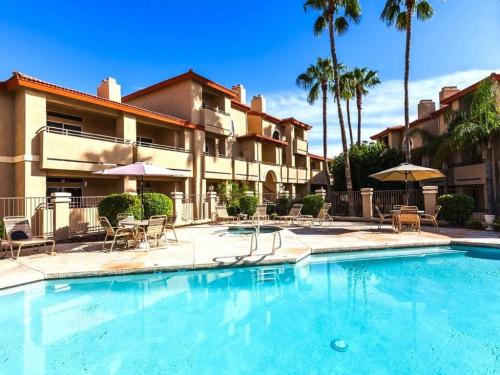 Private Resort Community w/3 Pool-Spa Complexes, ALL HEATED & OPEN 24/7/365! - Phoenix