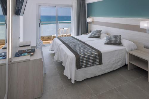 Double Room with Sea View (2 Adults)