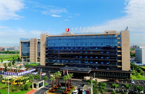 Airport Jianguo Hotel