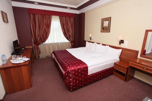 Premier Hotel - image 3