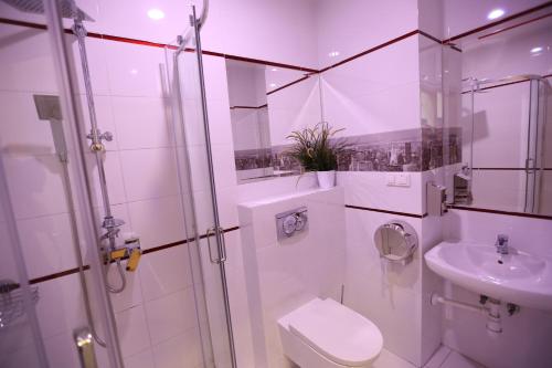 3 City Hostel - image 3
