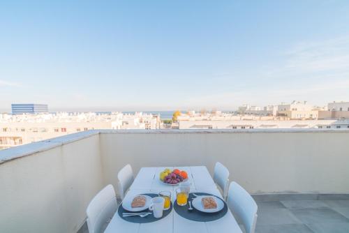  Exclusive Penthouse with Terrace & Garage in Lissabon