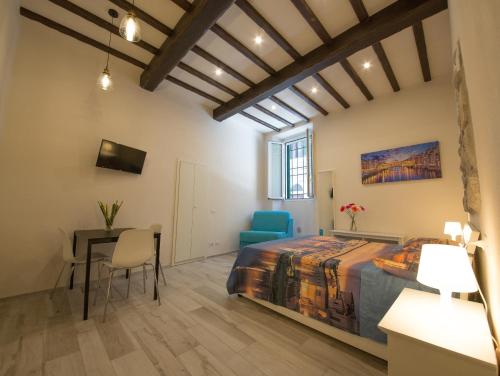 Visit Florentia Apartments - image 3