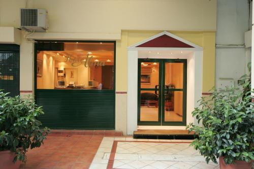  Alma, Pension in Athen