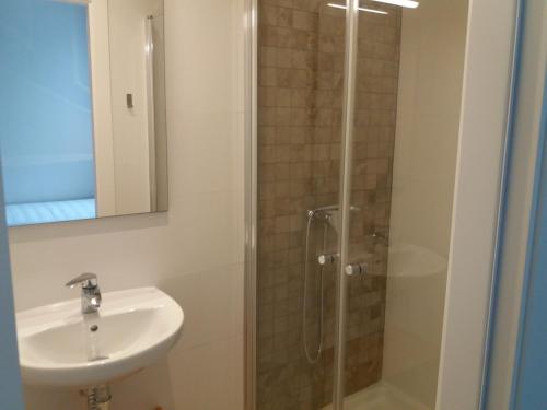 Albergue Gran Canaria Room Type - Quadruple Room with Shower