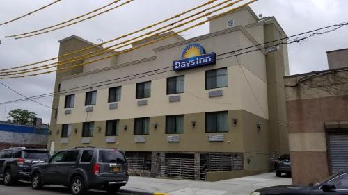 Days Inn by Wyndham Brooklyn Marine Park