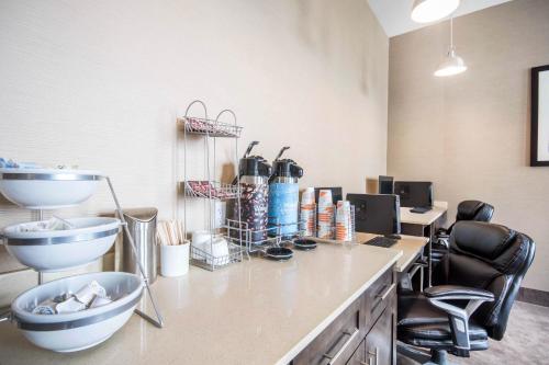 Comfort Inn & Suites