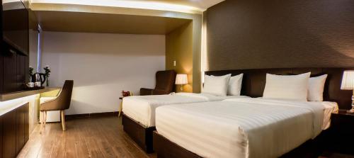 Double or Twin Room image 3