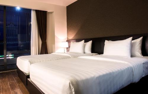 Double or Twin Room image 4