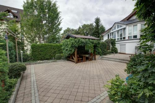 Kert, H41 Inn Hotel Garni Freiburg in Gundelfingen