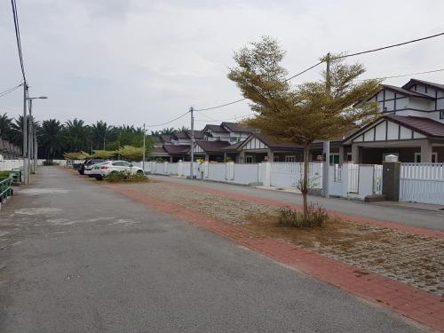 Sitiawan Homestay Entire Semi D home