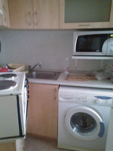 Lider Apartment Karavelov - image 3