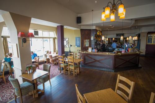 ผับ/เลาจน์, Old Colonial, Weston-Super-Mare by Marston's Inns in เวสทันซุเปอร์มาร์