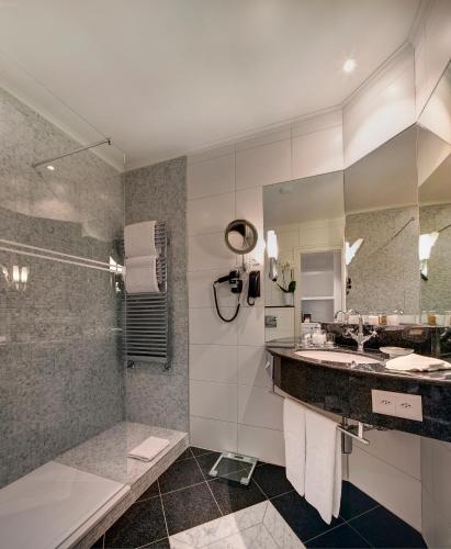 Deluxe Double Room City View