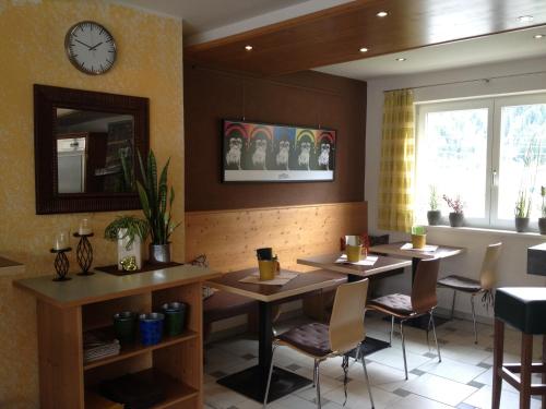 Restaurante, Harry´s Appartement in Pettneu Am Arlberg