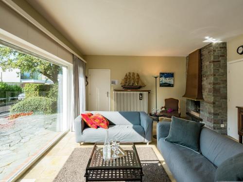 Peaceful Villa in Koksijde with Terrace - main image
