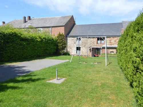 Cottage in Winenne with Garden