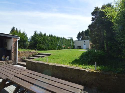 Cottage in Winenne with Garden