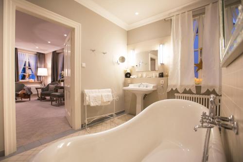 Romantik Hotel Zur Glocke 2