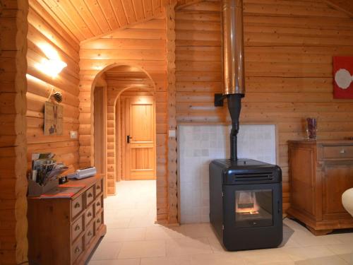 Charming Chalet with Private Garden near Forest in Stavelot - image 3