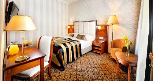 2 twin beds