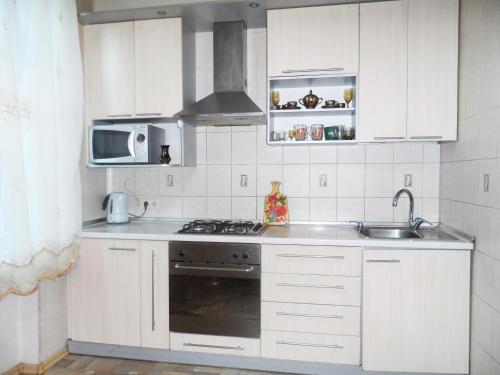 Apartment on Skorykovskyi Lane 4 - image 8