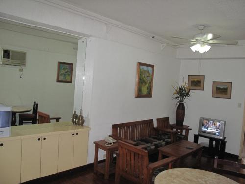 Makati Suites at Travelers Inn, Manila (fotografie 6)