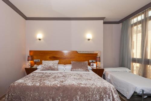4 twin beds