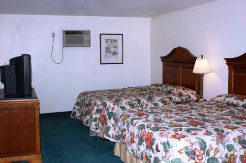 Hwy Express Inn And Suites – Thatcher, AZ